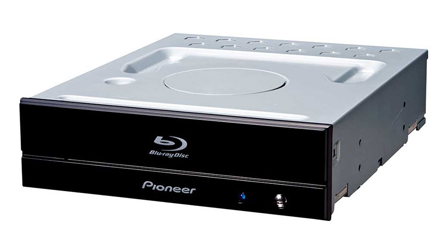 Pioneer 早前推出的全球首部內置式的 UHD Blu-ray 讀碟機，不過對於本身已經有電腦，又或者用開 notebook 的朋友，外置的 UHD Blu-ray 讀碟機當然就更方便。Pioneer 都深明用家需要，所以好快就公佈了首部外置式的 UHD Blu-ray ROM，預計 3 月尾在日本發售。
延伸閱讀：電腦就快睇到 4K HDR？ 自組超高清 HTPC 四大組件你要知