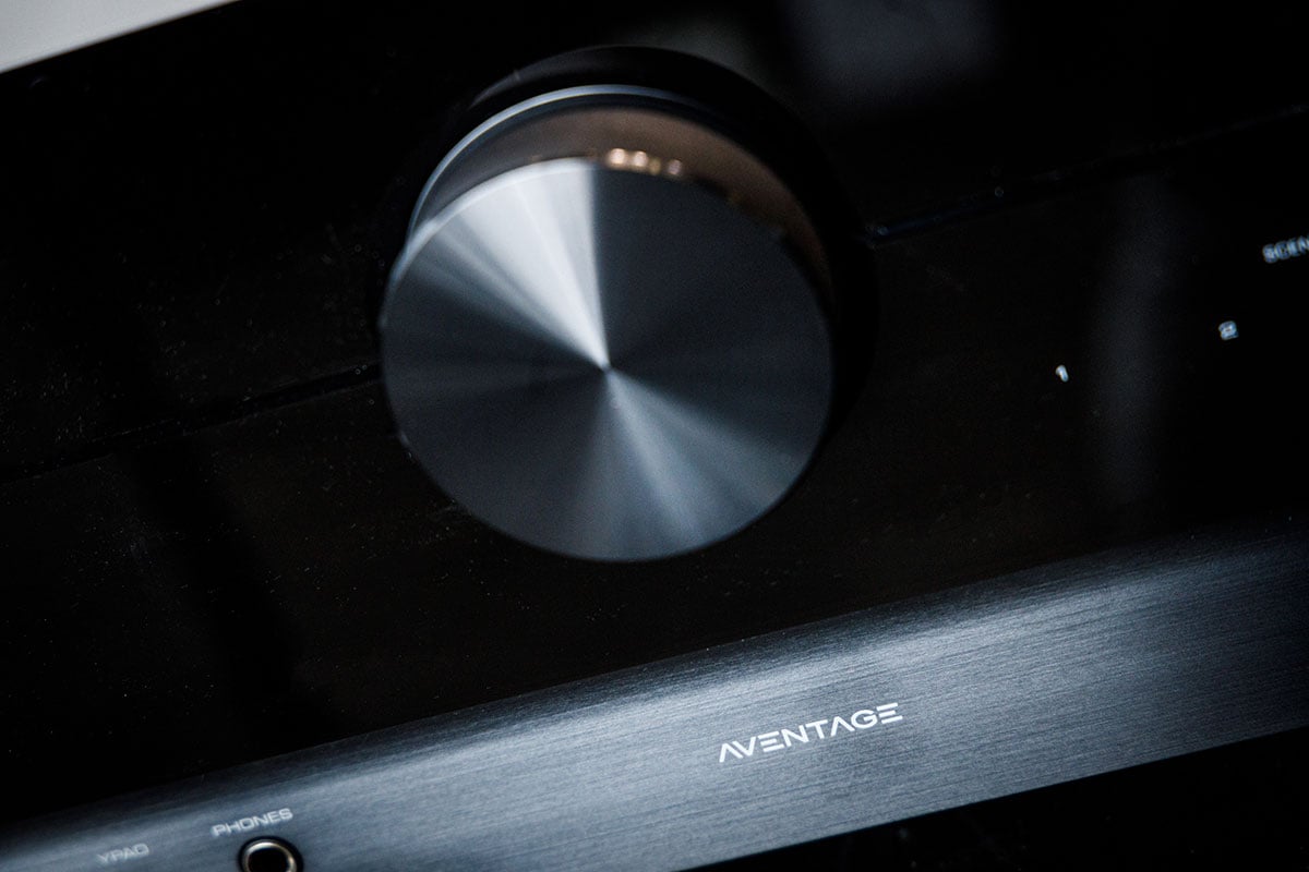Yamaha 今年的 AVENTAGE 系列高階型號終於陸續抵港發售，今次新系列其中一個讓人期待的除了第二代的 Surround:AI 聲效處理技術之外，就是 Auro-3D 音效的加入。而 RX-A6A 就是玩齊 Dolby Atmos、DTS:X 和 Auro-3D 三大音效格式的「門檻」，因為低一級的 RX-A4A 就已經不設 Auro-3D 這項升級了。而 8K HDR 影像、9.2 聲道設計（可伸延 11.2 聲道）、150W/Ch 輸出、CINEMA DSP HD3 等的加成，也讓 RX-A6A 成為最均衡全面的高階 AV Amp 之一。