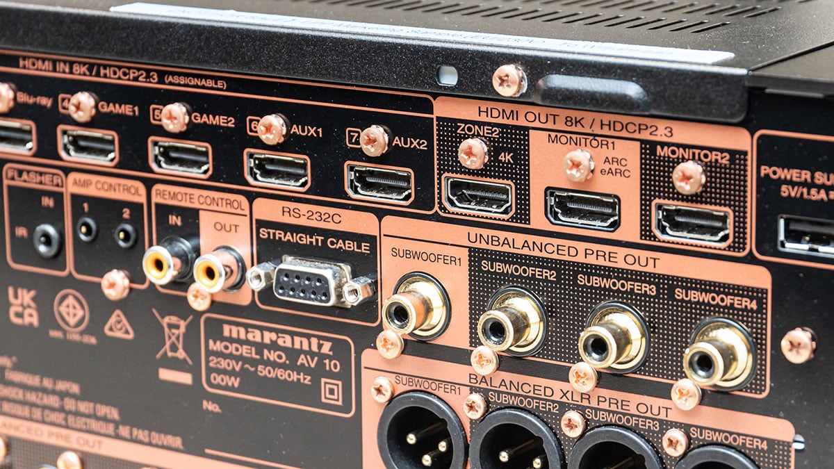 Marantz 今年的全新 AV 擴音機除了外形和型號大改之外，也帶來了不少升級。旗艦型號 AV 10 前級和 AMP 10 後級更加相當有驚喜，後者首次引入了多達 16 聲道放大，配搭前級的 15.4 聲道處理，直接就可以享受到家用最終極的 15.4 聲道輸出。新機更支援了付費的 Dirac Live 自動音場校正，今次都會實試一下表現；預告一下，效果十分突出。