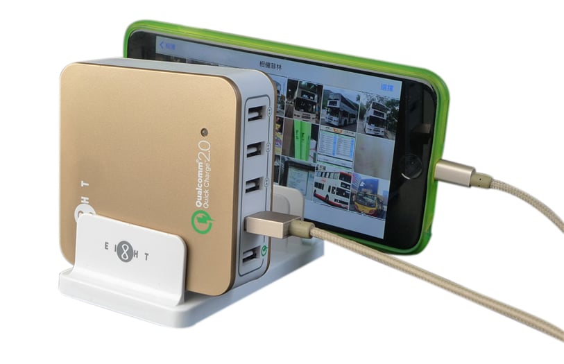 都市人總是機不離手，不僅使用手機、平板電腦，可能還有相機和穿戴式裝置等等。當返到屋企或公司就要為這些產品進行充電，因此市面上出現了一些號稱「快速充電」的 USB 充電器，最近就連香港品牌 EI8HT 也推出兩款 USB 充電小盒子 5UQ1 及 6UQ2，同樣是內置了 Quick Charge 2.0（QC 2.0）技術，大大減低充電時間。
