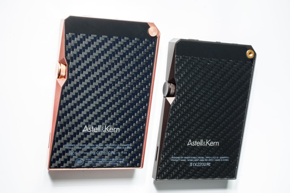 韓國品牌 Astell&Kern（AK）的名字，相信有玩開流動音響產品的人都不會不知，又或者無玩開都應該會聽到。這幾年間，AK 積極開拓高階隨身聽市場，旗艦機王一代比一代貴，最新的 AK380 索價 $28,800 大元，對平民來說自然是天價；但對音響發燒友而言，卻變成一分錢一分貨，貴得有道理！