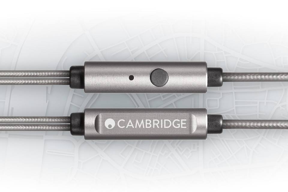 Cambridge Audio 剛剛推出入耳式耳機 SE1，是一款話題性耳機，事關 SE1 只會發售 1,000 對，顧客可以自行決定耳機的價格，而募集的資金將捐入國際慈善機構 Youth Music，此機構專為生活有艱難的青年（包括貧窮、殘疾和精神健康問題）投資音樂製作項目。