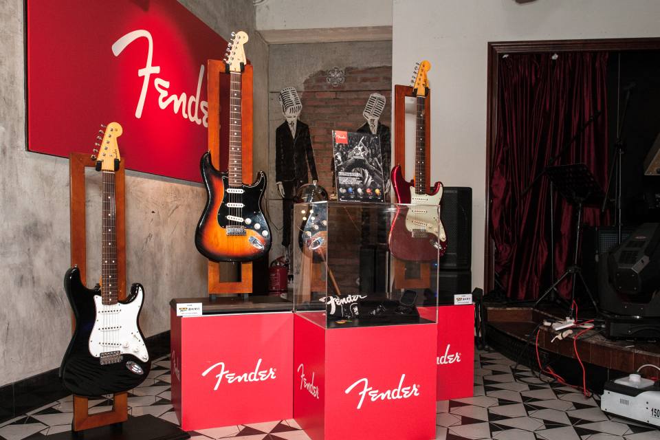 結他大廠 Fender 收購 Aurisonics 絕對是耳機界的大事，筆者早前已率先評測過 FXA2、FXA6、FXA7 三款 In-Ear Monitor 耳機。近日於尖沙咀 Nathan Left 舉行新品發佈會，Fender 的 Jim Ninesling 和 Dale Lott 亦有到場講述品牌歷史和耳機製程。