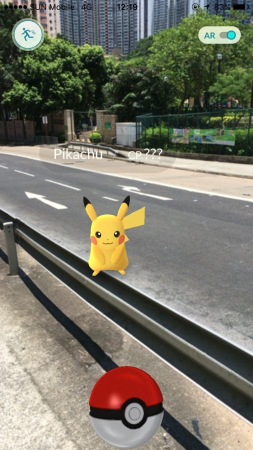 全城期待的《Pokémon Go》已正式登陸香港，於香港 App Store 及 Google Play 免費下載，必定掀起全城捉精靈熱。以下給剛入門的新手玩家一些重點須知。