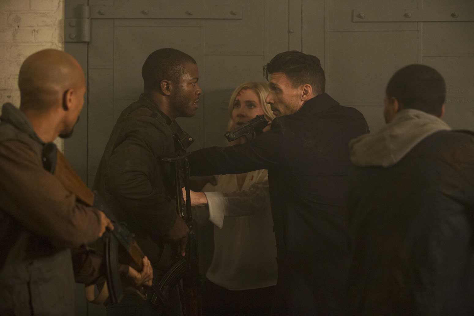 從 2013 年的《國定殺戮日》（The Purge ）開始，經過 2014 年的《國定殺戮日：全民瘋殺》（The Purge: Anarchy）到第三集《國定殺戮日：大選狂屠》（The Purge: Election Year），喜見編劇及導演 James DeMonaco 一步一步地深化主題，《大選狂屠》趁著美國總統大選年推出，頗有撥亂反正的意味，片中總統參選人女參議員 Charlie Mitchell 主要政綱，正是廢除「殺戮日」（The Purge），而支持 The Purge 的建制派陣營，被導演描繪成一群像極端邪教信徒，「殺戮日」已經提升為一種信仰。