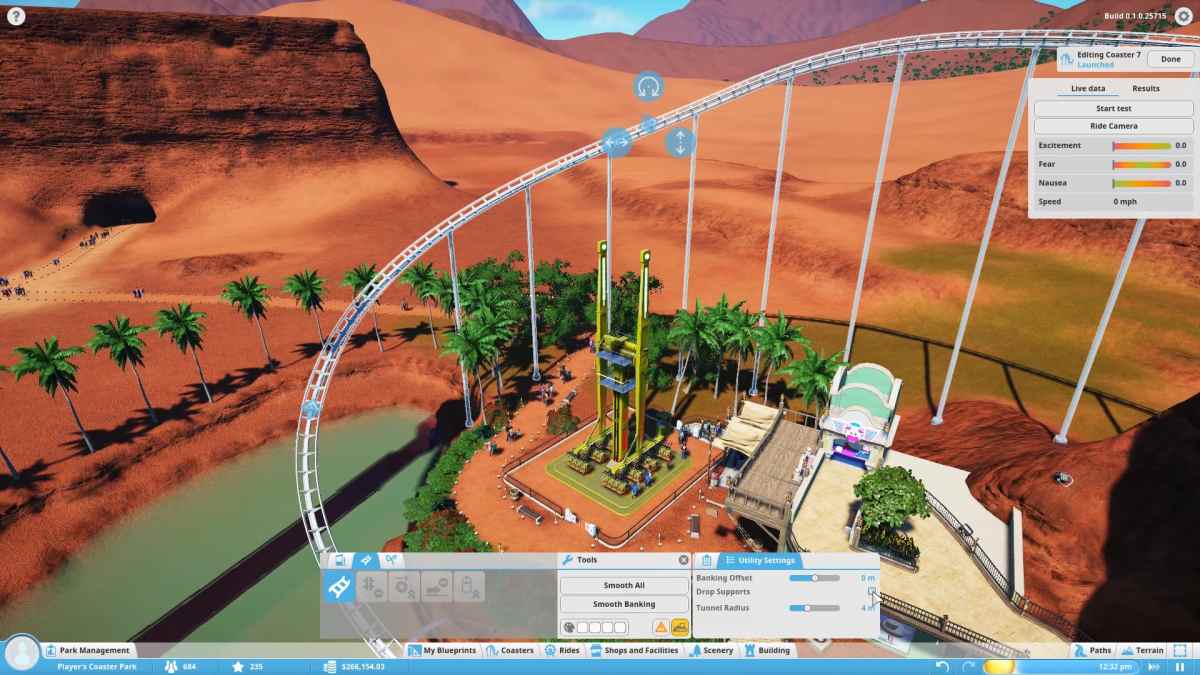 作為模擬遊戲的粉絲，小時候一定玩過《RollerCoaster Tycoon》，是經營一個主題樂園，遊戲最過癮之處是，玩家可以設計出各種災難，例如過山車脫軌、遊客溺水而身亡等等。這款《Planet Coaster》由曾製作模擬樂園的 Frontier Developments 所開發，最新官方宣傳片可見，過山車撞人群的惡搞行為得以延續下去！