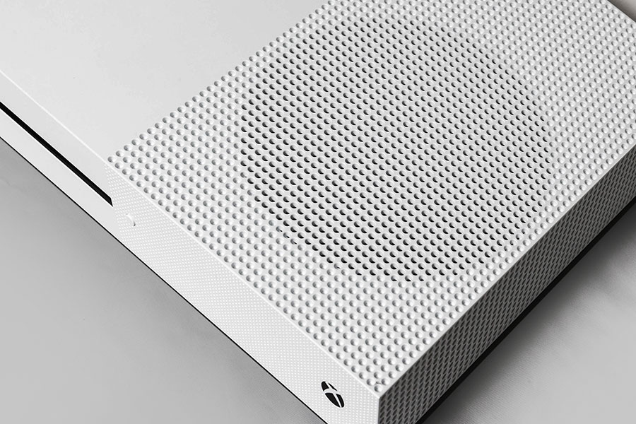 Xbox One S 會在 11 月 25 日正式發售，除了成為首部在香港推出的 UHD Blu-ray 播放機之外，最低 $2,680 的售價也是市面上最平的選擇之一。不過用遊戲機來播影碟，表現會否令人滿意？在影音應用方面的功能又是否齊全？今次我們就將 Xbox One S 當作純 UHD Blu-ray 機詳細測試一下，睇下是否真係「抵玩」。
延伸閱讀：買 Xbox One S 播 4K Blu-ray？ 準用家要知的 5 件事