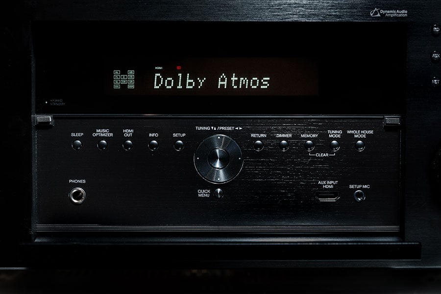 講到最近的 AV 擴音機，大家第一時間想到的功能可能就是 Dolby Atmos。其實近年 AV 擴音機的規格同功能發展很快，除了支援新一代環繞聲格式之外，還有很多實用的聲畫、音樂同網絡功能，令大家睇戲、播歌更方便。