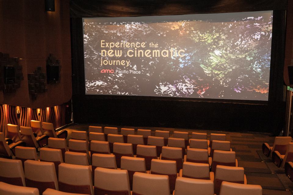 經過約半年大規模重新裝修，位於金鐘太古廣場的 AMC Pacific Place 正式重新開幕。戲院的設計以「樹木」為主題，內裡包括 6 間影院。較特別的除了 House 1 的 VIP 影院，為觀眾提供貴賓式觀感體驗外，還有面積最大的 House 6，是亞洲首間安裝了 AuroMax 3D 音響系統的影院，聲畫效果大為提升。