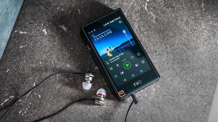 Fiio 這個 DAP 品牌在香港本地同國內都有不少擁躉，X5 III 是上年尾 Fiio 的重磅力作，兩組 AKM Premium 旗艦級 AK4490 DAC，加上其他高階規格，究竟音質是否有預期中咁好？使用上又有冇「國磚」常常遇到的種種操控問題？今次就率先試下。