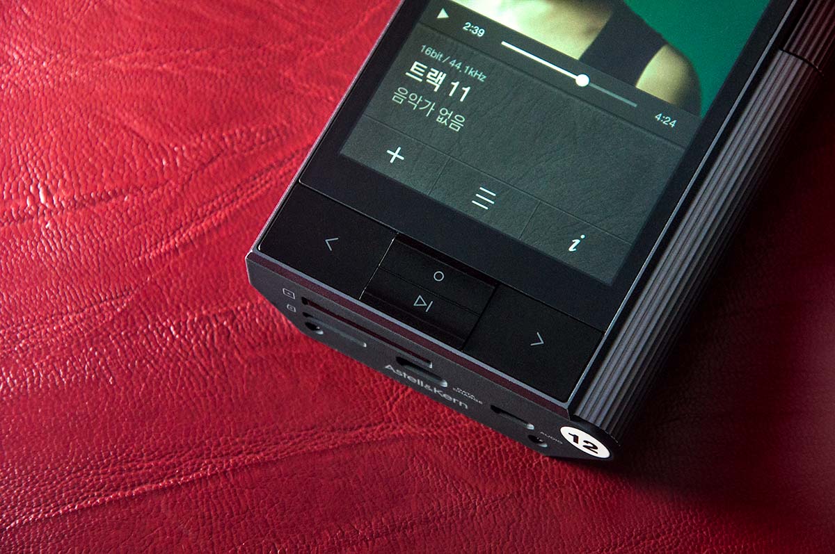 韓國著名 DAP 品牌 Astell&Kern，最新推出的 KANN 一改以往設計，走一體化路線，將 DAP 和耳擴整合起來，而輸出插口更是應有盡有！KANN 是一部有話題性的作品，「KANN」是德文，即是英文「Can」的意思，代表這部全新播放器甚麼都可以，究竟有乜咁巴閉？