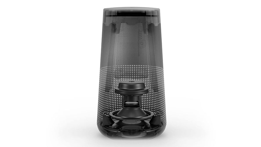 Bose 的 SoundLink 系列藍牙喇叭音質出眾，一直都相當受用家歡迎，剛剛新推出的 SoundLink Revolve 和 Revolve+ 就是兩個最新型號。兩者都採用了圓筒形的 360 度發聲設計，加上防撞、防水濺的特性，除了好聲之外，也適合戶外使用，令 SoundLink 系列變得更全面。