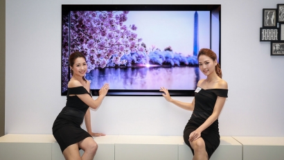 3.85mm 薄到當牆紙貼　LG SIGNATURE 系列 OLED TV 現場實測