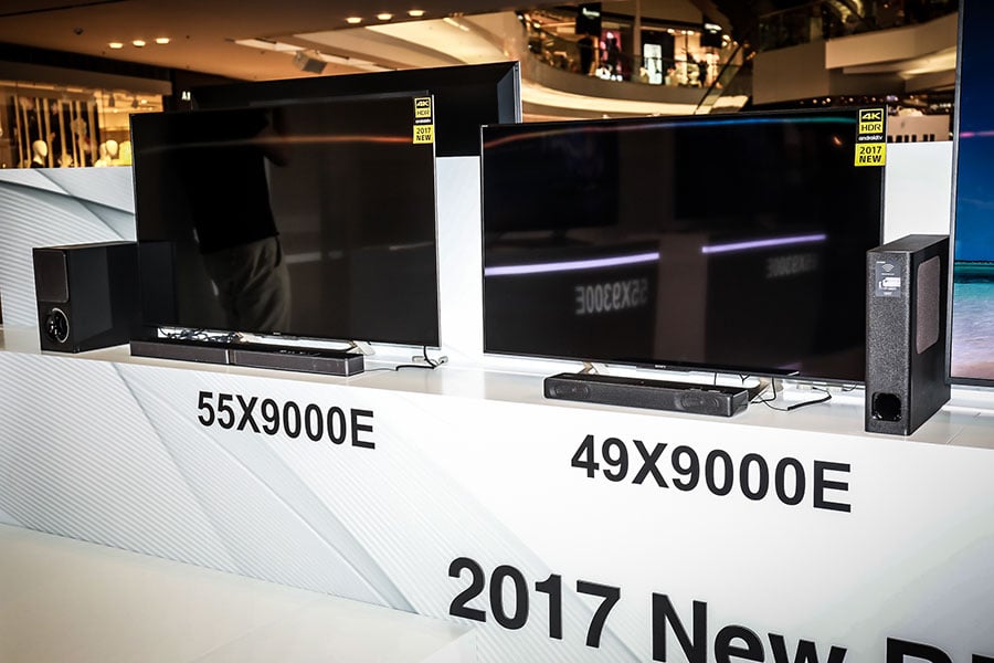 Sony 新一系列的 4K HDR 電視剛剛正式抵港，X9400E、X9300E 配備了由頂級旗艦 Z9D 繼承而來的 X1 Extreme 影像處理器，可以局部優化畫面效果，令 4K HDR 的表現可以更上層樓。另外，同時推出的 X9000E、X8500E 及 X8000E 都採用了 Android TV 系統，各種影片、遊戲 Apps 令電視功能更豐富好玩。