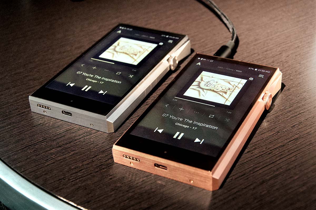 韓國品牌 Astell&Kern（簡稱 AK）在剛過去的慕尼黑音響展上，展出新旗艦 A&ultima SP1000，屬品牌最頂級型號，將取代原有的 AK380 旗艦機，外形設計和操作介面均有所不同，而且硬件規格亦有大幅提升。Astell&Kern 向來很重視香港市場，是首發地區之一，於今日（5 月 25 日）在港舉行發佈會，即場給傳媒人士率先試玩。