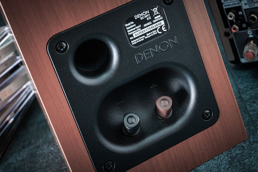 Denon 的微型音響組合一向都相當受歡迎，今次推出的 RCD-M41DAB 比起上代的 D-M40DAB 多了藍牙功能，接駁上更加方便。加上本身就已經相當出色的用料和設計，令這個口碑相當好的系列規格更加完善。我們今次就借到這款新的微型組合，看看是否保持了一貫的高質素、藍牙播放的效果又如何。