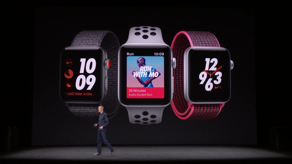 Apple Watch 已推出到第三代，最大賣點是內置 SIM 卡，加入了上網和電話功能，無需再依賴 iPhone 連動，可以真正獨立運作。同時保留上代的偵測心跳、支援 GPS 及具備 50 米防水能力。