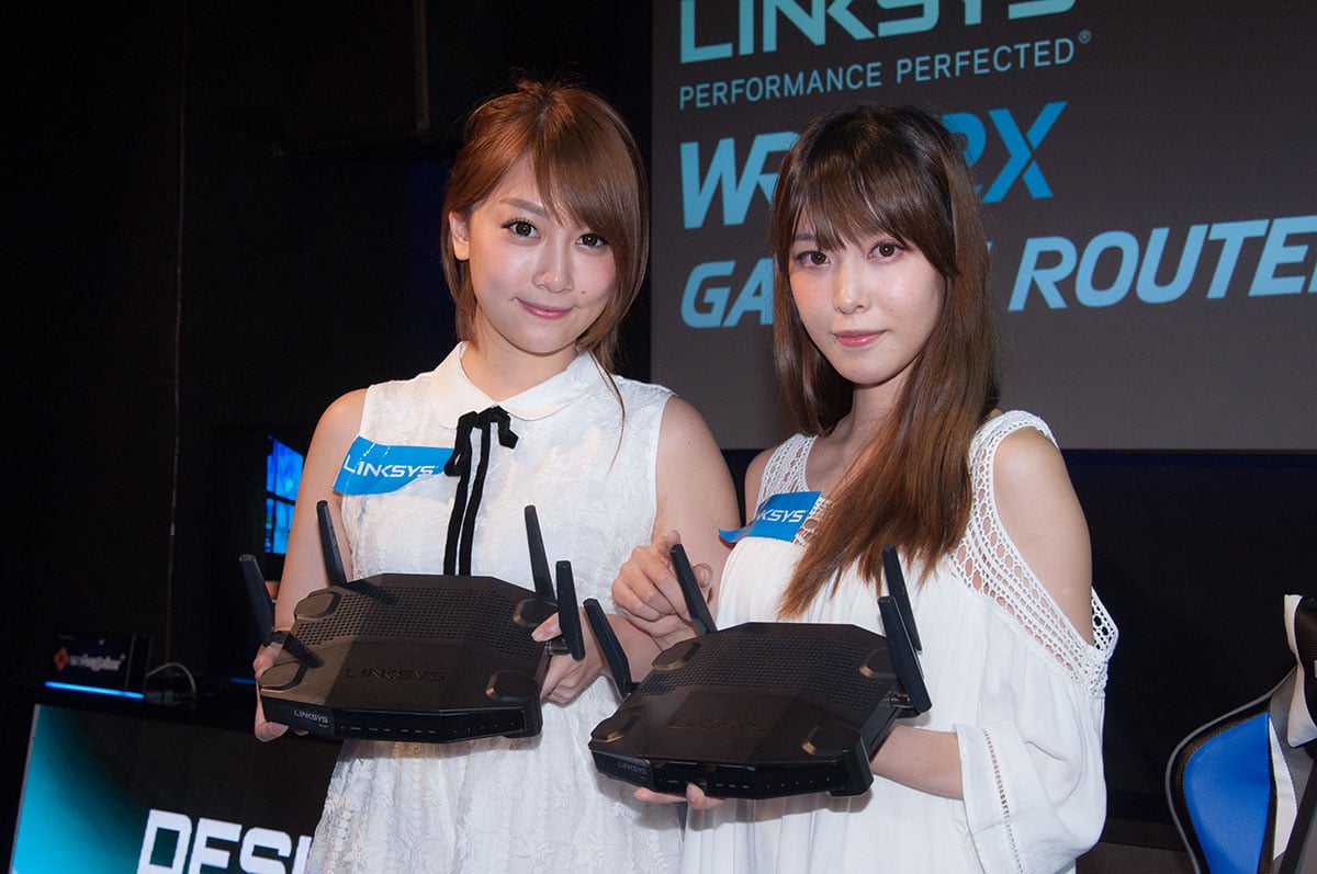 Linksys 最新推出一款專為電競玩家而設的路由器 WRT32X，結合了 Killer Prioritization Engine 優化引擎，有效管理網絡流量，聲稱能夠將遊戲 ping time 峰值減低高達 77%，提供更快的反應時間。