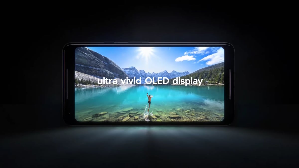 Google 於今日凌晨舉行的 Made By Google 發佈會，當中最受注目的當然是兩款旗艦手機 Pixel 2 及 Pixel 2 XL，擁有強勁的相機功能。早前攝影測試權威機構 DxOMark 給予 iPhone 8 Plus 取得 94 分的驕人成績；隨後 Samsung Galaxy Note 8 的拍攝評分亦同樣是 94 分，平分秋色。但是，這個紀錄就被 Pixel 2 的 98 分打破了，成為目前最強拍攝手機！