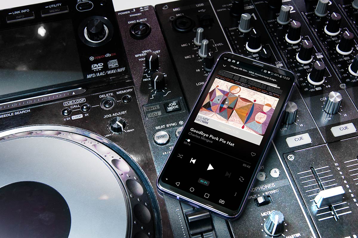 LG V30+ 繼續賣靚聲　兼備專業級拍片功能