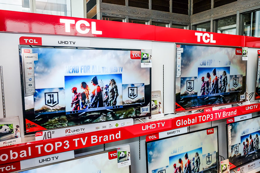 相信好多朋友都聽過 TCL 這個品牌，不過大家未必知道，原來 TCL 電視的銷量已經排到全球第三，僅次於 Samsung 和 LG。大陸電視品牌可以做到這樣的銷售成績，靠的當然是規格和性價比。今次到港發售的 P6 系列 4K 電視早前已經在大陸推出，是其中一個相當抵玩的 4K、HDR 電視系列，而且內置了「正宗」的 Android TV 系統，和同期推出的 P2 4K TV 系列全線型號都是 1 萬有找。