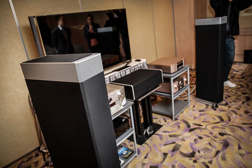 今年初 Polk Audio 的總公司 Sound United 收購了 D+M 集團，令到旗下集齊了 Polk Audio、Definitive Technology、Boston Acoustics、Denon、Marantz 等等影音名牌，組成了一個強勁的「影音聯盟」。香港方面剛剛也舉行了發佈會，宣佈相關品牌業務的轉變，Denon、Marantz 以及上述幾個牌子都變成由 Sound United 主理，一系列新產品會在年尾以及下年初陸續抵港！