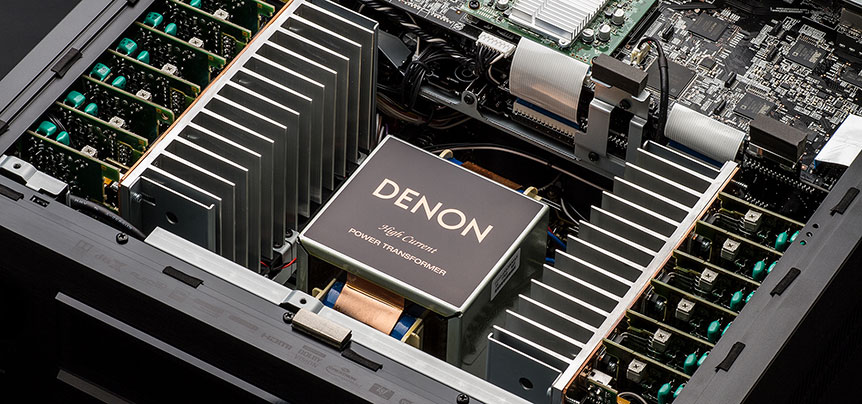 Denon 對上一部旗艦機 AVR-X7200W/X7200WA 已經推出了一段時間，連兄弟品牌 Marantz 都已經更新了 SR-8012，今次終於等到 Denon 的頂級新機。新旗艦 AVC-X8500H 除了和最近 Denon 的高階機一樣原生支援 Auro-3D 之外，更是業界首部真正 13.2 聲道 AV 合併擴音機，可以支援到 Dolby Atmos 的 7.2.6 聲道輸出，是現時民用合併機之最！
延伸閱讀：【評測】Marantz SR8012：久違「8」字頭旗艦 功能音效均屬「頂配」