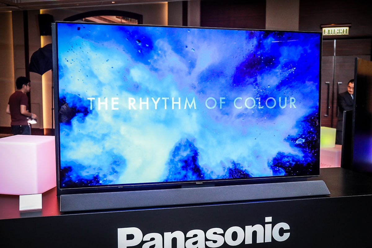 上年 Panasonic 推出首個 4K OLED 電視系列 EZ1000 的時候，其實好多朋友都有興趣想買，不過這個系列只提供了 65 吋同 77 吋較大尺寸的選擇，價錢當然亦都比較貴。而 Panasonic 剛剛在香港就公佈了的新一代 4K OLED 電視 FZ950 系列，除了加入 55 吋型號，仲帶來了好多 4K 及全高清電視新選擇，當中較高階的 FZ 及 FX 系列均支援最新的 HDR10+ 技術。