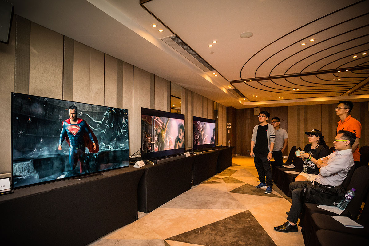 Sony 早前正式帶來了 2018 年最新 4K 電視系列，包括第二代 4K OLED 電視 A8F 以及高階 4K LED 電視系列 X9000F，配合最新的 Dolby Vision 韌體升級，可以帶來現時最頂級的 4K 畫面。早前 Sony 聯同 SPILL 就舉辦了新電視系列的體驗活動，讓參加的朋友可以近距離、以最貼近家居環境使用的畫面設定，仔細比較一下新電視在 X1 Extreme 處理器、Dolby Vision 以及 X-Motion Clarity 技術下帶來的畫質提升。同場還有 Sony 最新推出的 Dolby Atmos Soundbar 系列 HT-Z9F 及 HT-X9000F 的示範，聲效包圍感好多到場的朋友都力讚。