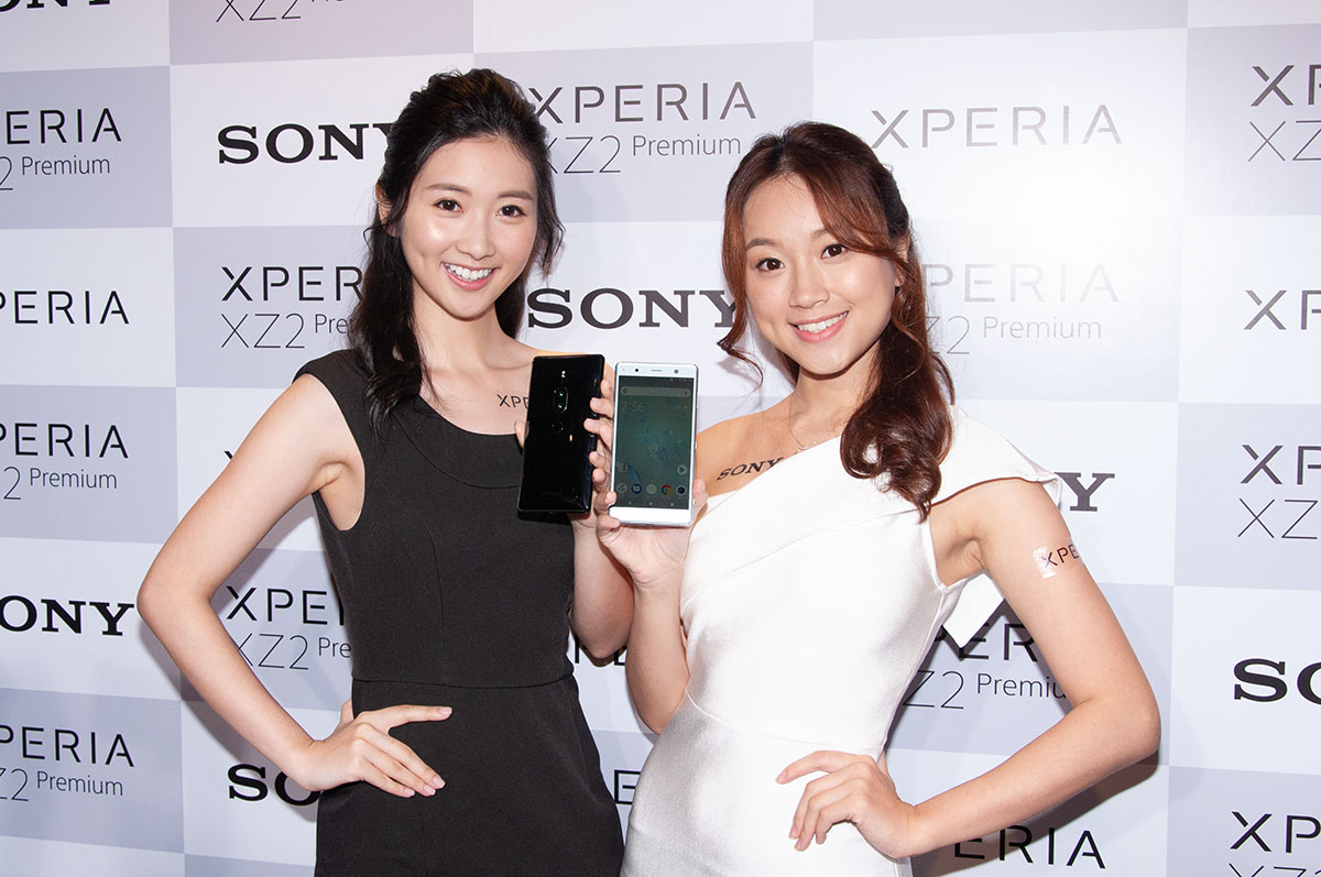 Sony 新一代旗艦手機 Xperia XZ2 Premium 終於正式在港發佈，規格配置當然頂級，而最大賣點是品牌首款雙鏡頭的手機，兼且支援最高 ISO 51200 超高感光度拍攝，環境極暗都影到，相當厲害。