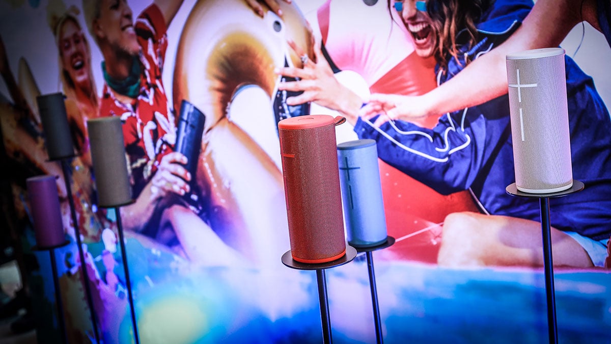 UE 的 BOOM 同 MEGABOOM 系列藍牙喇叭一向都相當受歡迎，尤其經常運動聽歌的朋友，更加鍾意它的防水耐用設計。今次 UE BOOM 來到第 3 代，由物料、設計、電池等各方面都有升級，令喇叭變得更耐用同好聲。