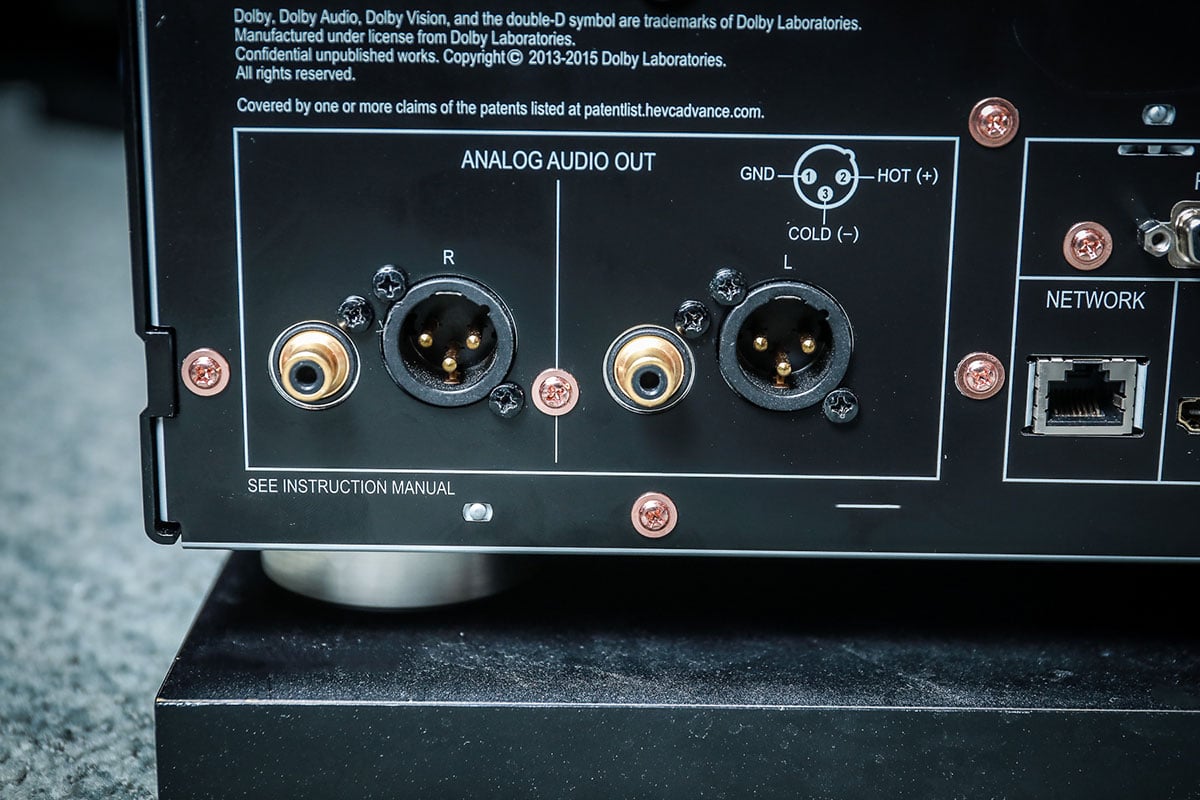 Pioneer UDP-LX500 剛公佈的時候已經有傳高階機款 UDP-LX800 會在稍後推出，估唔到新機真係咁快就正式到港，一心想等旗艦機升級的朋友唔使等好耐。之前 UDP-LX500 的聲畫效果其實已經好唔錯，究竟更高階的 UDP-LX800 在設計、用料、聲畫表現方面可以有點樣的提升？