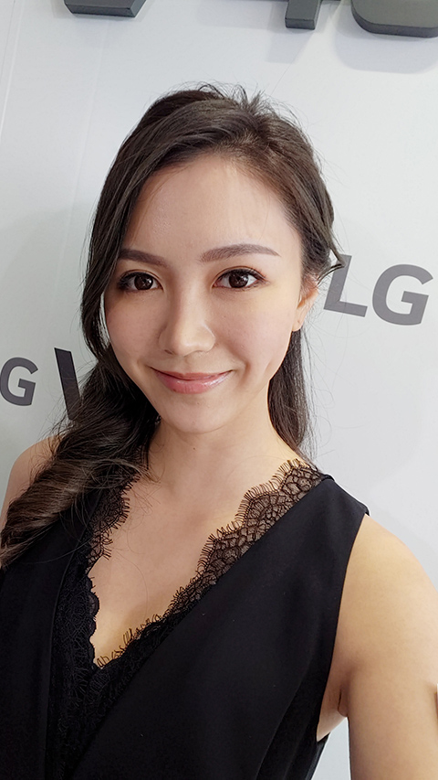 LG 最新推出的 V40 ThinQ 主要賣點是配備 3 + 2 鏡頭組合，同時繼承了 V 系列的強大影音功能，亦是少數仍保留 3.5mm 耳機輸出的手機之一。在調聲方面找來著名音響品牌 Meridian 合作，音色取向明顯與上代大不同。