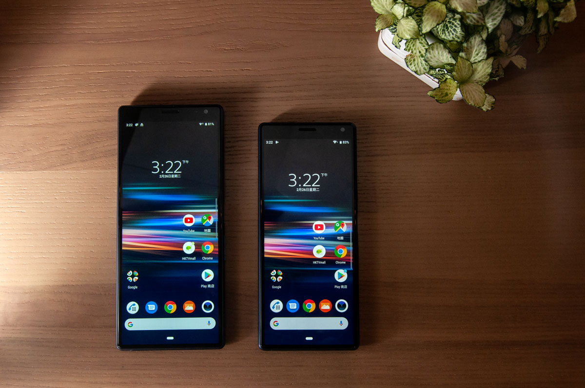 Sony 於 MWC 2019 發表了 Xperia 1、Xperia 10 及 Xperia 10 Plus，新旗艦 Xperia 1 未有上市日期，但中階機 Xperia 10 及 Xperia 10 Plus 日前已抵港並舉行了產品發佈會，將於 3 月 1 日正式開賣。