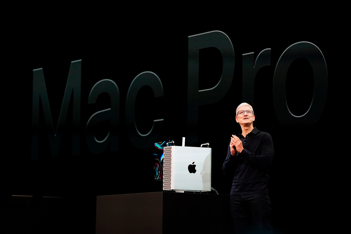 6 年前 Mac Pro 以獨特的圓桶設計面世，但外界對這個設計的評價好壞參半，被人揶揄為「垃圾桶」。今年 Apple 於 WWDC 上公佈新一代 Mac Pro，全新的機身設計，配合最新硬件規格，針對專業人士的需要而設，是目前最強大的桌面電腦。