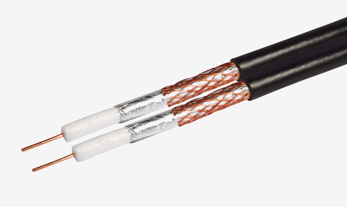 唔似得影音介面主要已經被 HDMI「一統天下」，音樂傳輸方面仍有好幾種主流選擇，而「同軸」（Coaxial）就是其中一款主要的數碼介面。不過唔講可能唔知，原來同軸線材由 1880 年至今已經發明超過一百年，不過以往多數用响長距離通訊、電台同電視台網絡、仲有上網連接等等，當然數碼音訊傳輸都係後期主要用途之一，而且仲可以支援高達 24bit/192kHz 的 Hi-Res 音樂！