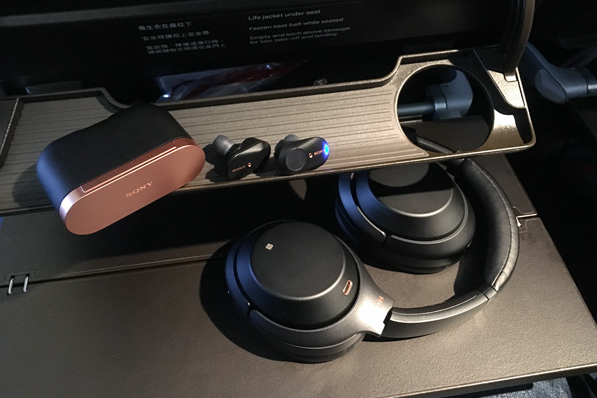 早兩個星期，Sony 最新的真無線降噪耳機 WF-1000XM3 已在香港正式發售，亦是全球最早開賣的地區，筆者已做了一個評測。WF-1000XM3 作為 Sony 本年的重點產品，品牌日前隆重其事於東京舉行亞太區傳媒體驗活動，邀請來自香港、台灣、泰國、紐西蘭、澳洲以至中東等地的傳媒出席，超過 50 多人，而 SPILL 也是獲邀傳媒之一，一同到日本東京體驗 WF-1000XM3 的威力。