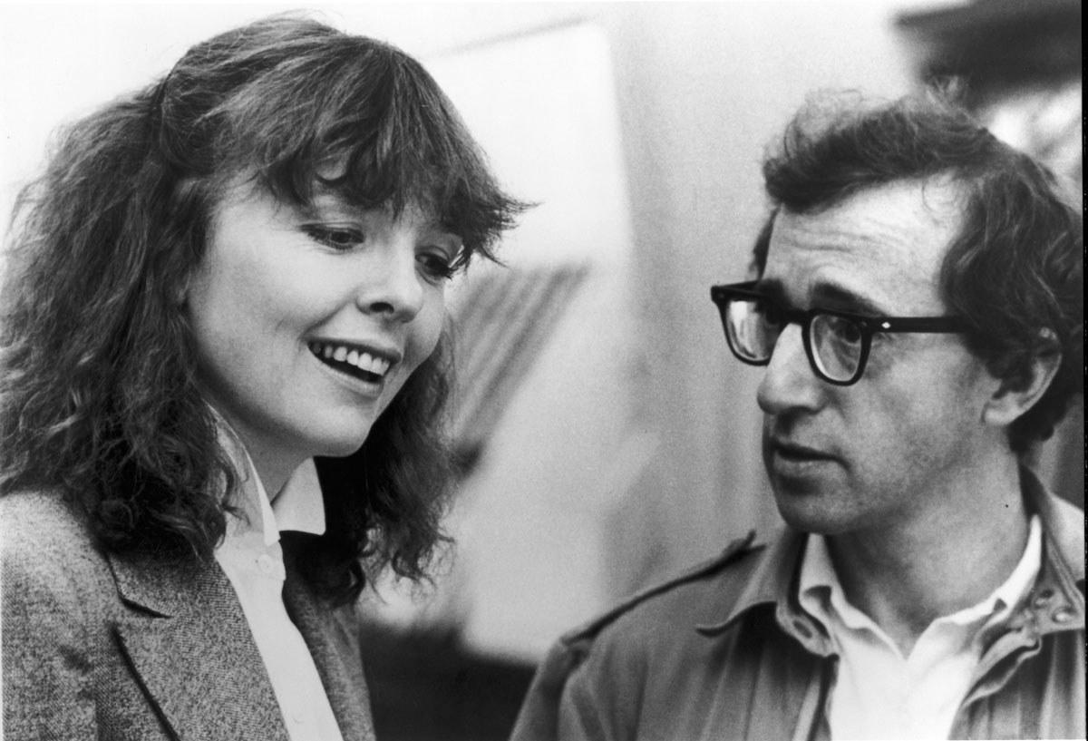 活地亞倫（Woody Allen）是個不折不扣的電影作者。半生縱橫歐美電影，平均每年創作一部作品，不斷從固有的類型題材（愛情片）、戲劇元素（婚外情、出軌、謀殺、道德掙扎）發掘深度，建立出一套特立獨行、完整的世界觀和（道德）價值觀，並且不停以電影叩問生命的本質，創作力驚人。姑勿論你信不信他糾纏多年的性侵醜聞，都不能否認他的藝術成就。
