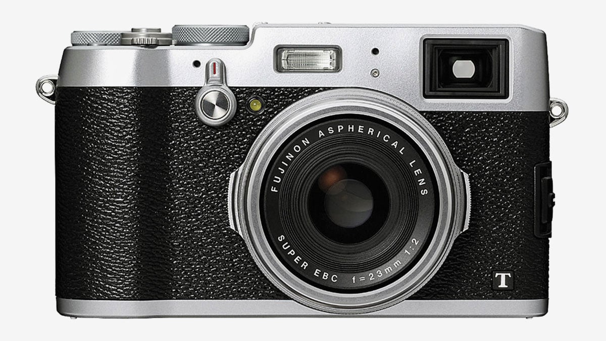 Fujifilm X100 係文迪其中一部最想買，最後沒有買成的相機。復古的外形、懷舊的操控、出色的畫質、方便的數碼成像，當然最重要係 Fujifilm 迷人的仿菲林色彩，X100 系列可算是最終極的「文青相機」之一，要樣要樣，要靚相有靚相。最新第 5 代的 X100V 今年剛剛推出，今次就同大家比較一下由初代 X100 到之後的 X100S、X100T、X100F 以及 X100V 的設計、規格和功能變化，究竟哪一部值得買？