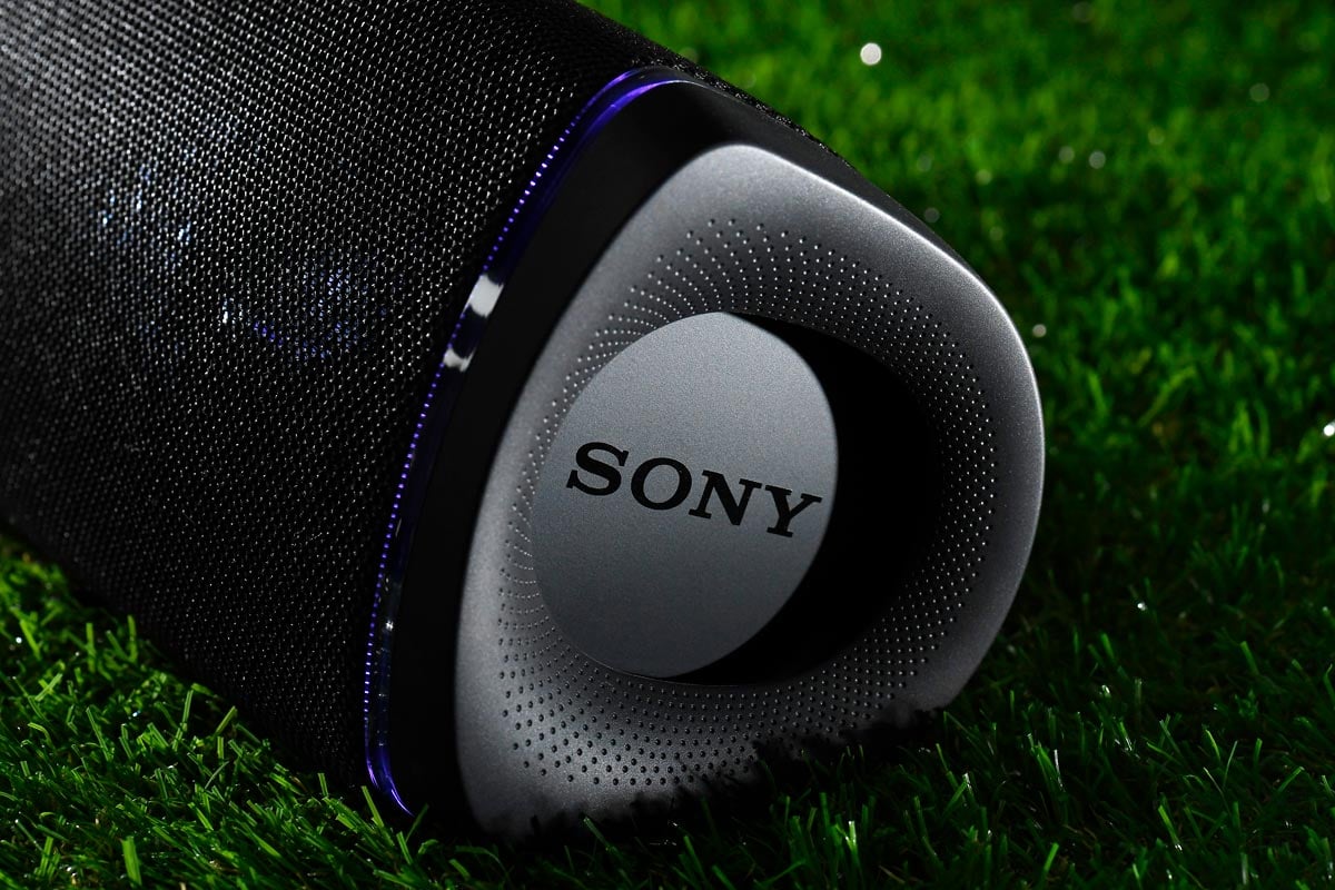 如果有留意開 Sony 的電視，會發現 X-Balanced Speaker 技術，可以提供更佳的電視音效。原來今年新推出的 Extra Bass 藍牙喇叭產品，同樣運用了該技術，改用全新的非圓形單元設計，其好處是能夠充份運用震膜的面積，從而增加音壓，提供強勁低頻的同時，有效地減少聲音失真。