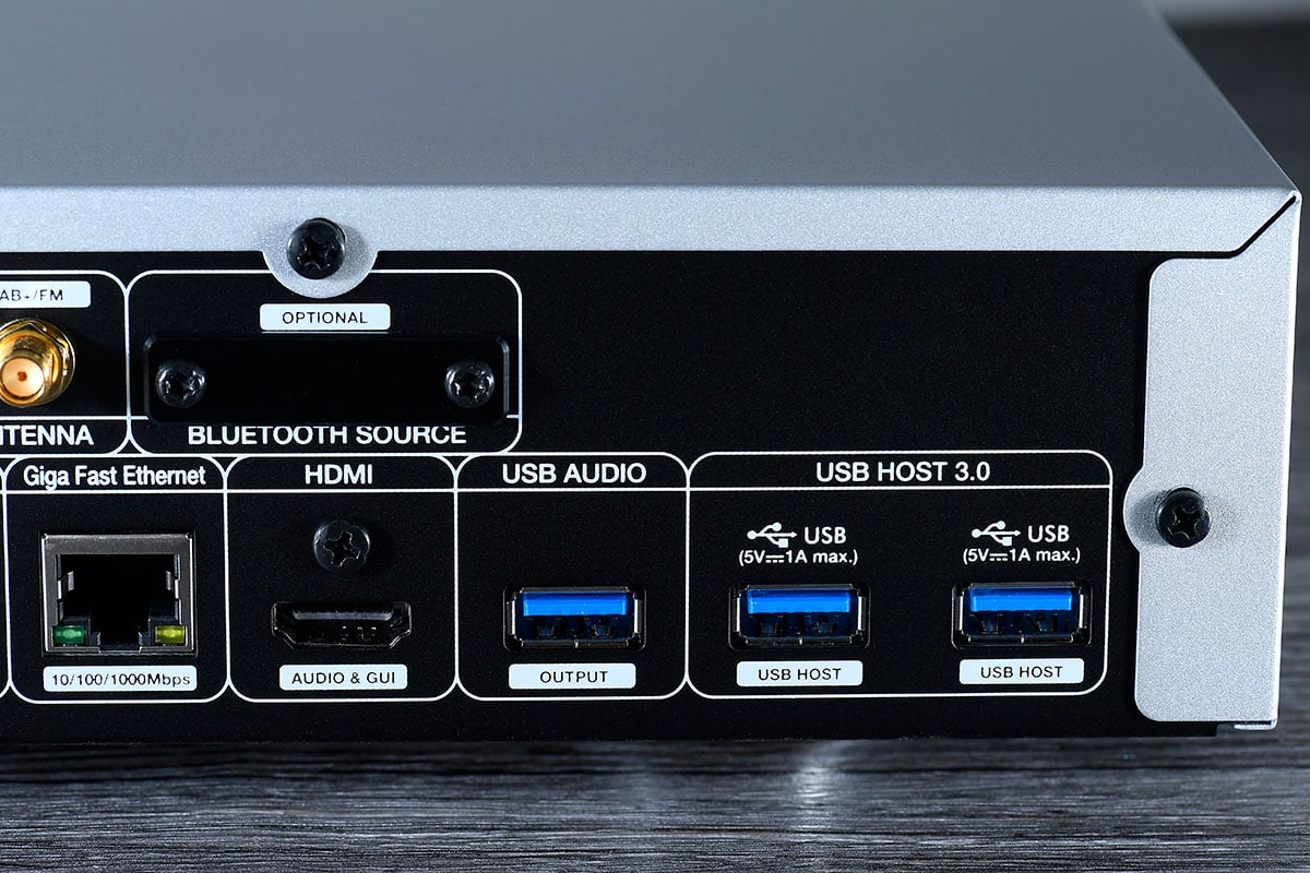 韓國品牌 Cocktail Audio 很早就已經開始推出網絡音樂串流產品，具備 rip 碟功能的播放器更加相當受歡迎。隨著串流音樂近年愈來愈普及，Cocktail Audio 推出的播放器功能也愈來愈豐富，產品也更多元化。今次借到手測試的 N25 除了是串流播放器之外，也具備了 USB 解碼、藍牙連接、音樂伺服器功能，可以作為家居音響系統的主力訊源。