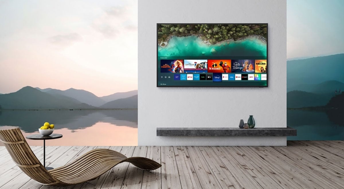 繼 Dolby 在 2020 年的 CES 推出了 Dolby Vision IQ 之後，在 2021 年的 CES 上 HDR10+ 也有「加強版」的 HDR10+ Adaptive 推出。兩者的功用和設計相似，都是通過電視機身配備的光線感應器，將原本就具備動態 HDR 的畫面效果，自動因應環境光度進行調節。確保在不同的使用環境之下，都可以提供理想的 HDR 表現。