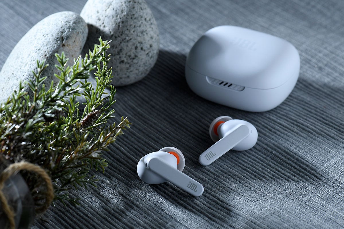 【評測】JBL LIVE PRO+ TWS：主動式降噪加持！人聲悅耳、低頻強勁的真無線耳機