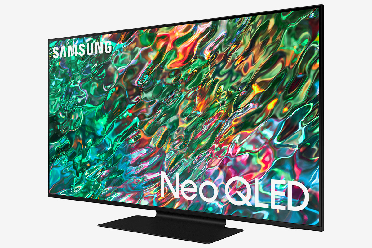 Samsung 推出的 Neo QLED 電視系列引入了量子 Mini LED 技術，今次 2022 年最新推出的 8K 以及 4K Neo QLED 系列就更進一步，亮度階數由 12bit 提升至 14bit，提供了更加細緻的光暗變化以及十分出色的 HDR 效果。而且還內置了色彩校正功能，與自家新一代 Soundbar 配合更可「飛甩」HDMI，接以無線方式傳送 Dolby Atmos 的 3D 音效，由畫質到聲效都有相當全面的升級。