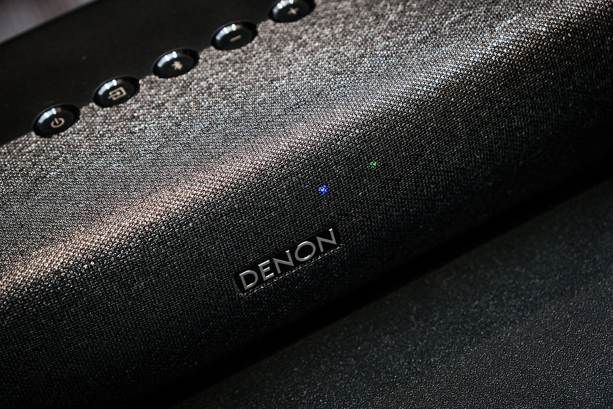 Denon 推出的 DHT-S216 可算是其中一款最受歡迎的入門 Soundbar，一體式設計安裝和擺位都十分方便，而且提供了不錯的環繞聲效。今次新推出的 DHT-S217 則是後繼型號，繼續採用一體式設計，本來預期只是 DSP 功能之類的小升級，實際上卻在聲效處理以及供電都由中階型號 DHT-S517 下放技術，讓這款原本大熱的 Soundbar 在規格和音效表現方面再有不少提升。