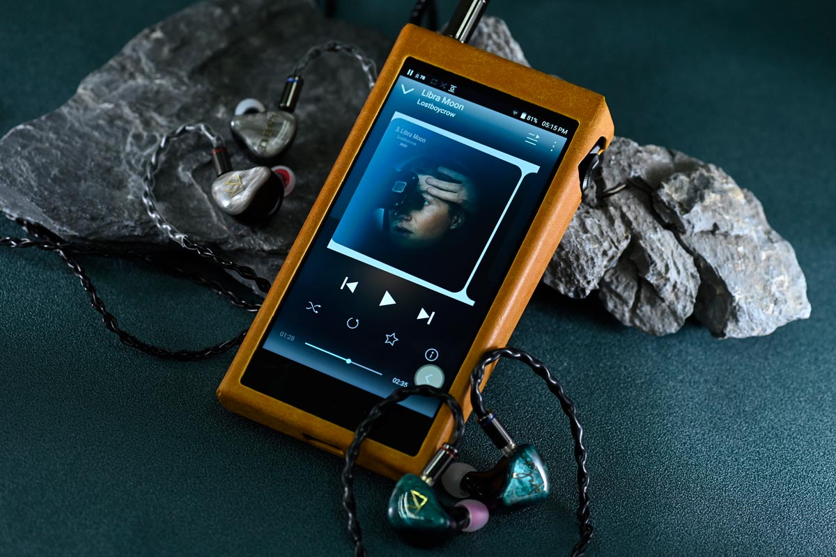 Noble Audio 一直抱著勇於創新和精益求益的精神，繼旗艦產品 Viking 後，近日推出了 4 款新作，分別是 Kublai Khan、Kadence、Jade 和 DXII，各有不同的單元配置，聲音也各具獨特之處。當中的 Kadence 和 Jade 由於價位上相對比較接近，故成為不少耳機玩家的二揀一對象。到底該如何選擇？本文提供了聽感分享給各位作參考！