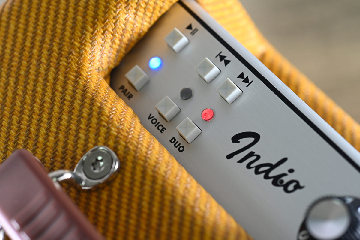 Fender 繼早前推出了 Newport 2 之後，亦將中階的 Indio 更新為 Indio 2，同樣以自家結他 Amp 造型作設計藍本，採用木製箱體，加上人手裱裝面料及面網，提供「Tolex」及「Tweed」兩種標誌性的配色，讓 Indio 2 睇得又聽得。