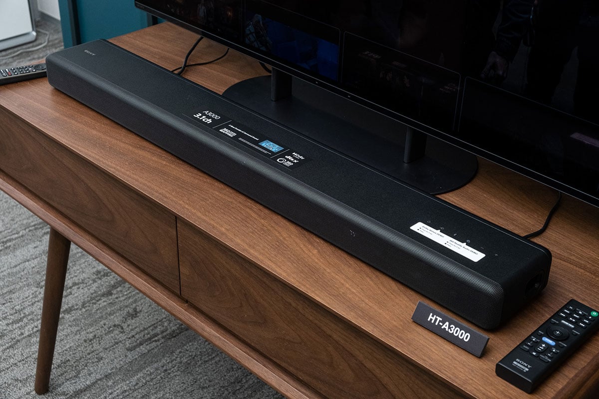 Sony 早前推出了支援 360 Spatial Sound Mapping 技術的 HT-A9 以及為 HT-A7000 高階 Soundbar 提供了升級。而剛剛最新抵港的兩款 Soundbar，包括中階型號 HT-A5000 以及入門型號 HT-A3000 也配備了這項 360 度空間音效技術，更可與另購的 SA-RS5、SA-RS3S 無線後置，SA-SW5、SA-SW3 無線超低音自由配搭，進一步提升 3D 環繞聲效果。