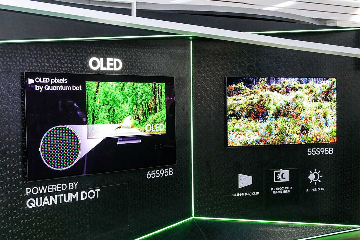 Samsung 之前公佈的全新量子點（QD）OLED 電視系列 S95B 終於正式抵港，有不少用家已經等待多時，新系列會於 12 月 1 日接受預訂，售價分別為 $22,980（55 吋）、$36,980（65 吋）。今次 Samsung 將自家強項量子點（QD）技術注入 800 萬個特別設計的自發光 OLED 像素，除了擁有幾乎無限的對比度之外，更具備高亮度的技術優勢。加上像素由三個子像素（紅色、綠色和藍色）所組成，摒除了傳統 OLED 白色子像素的設計，令亮度、色彩準確性和耐用性都進一步提高。