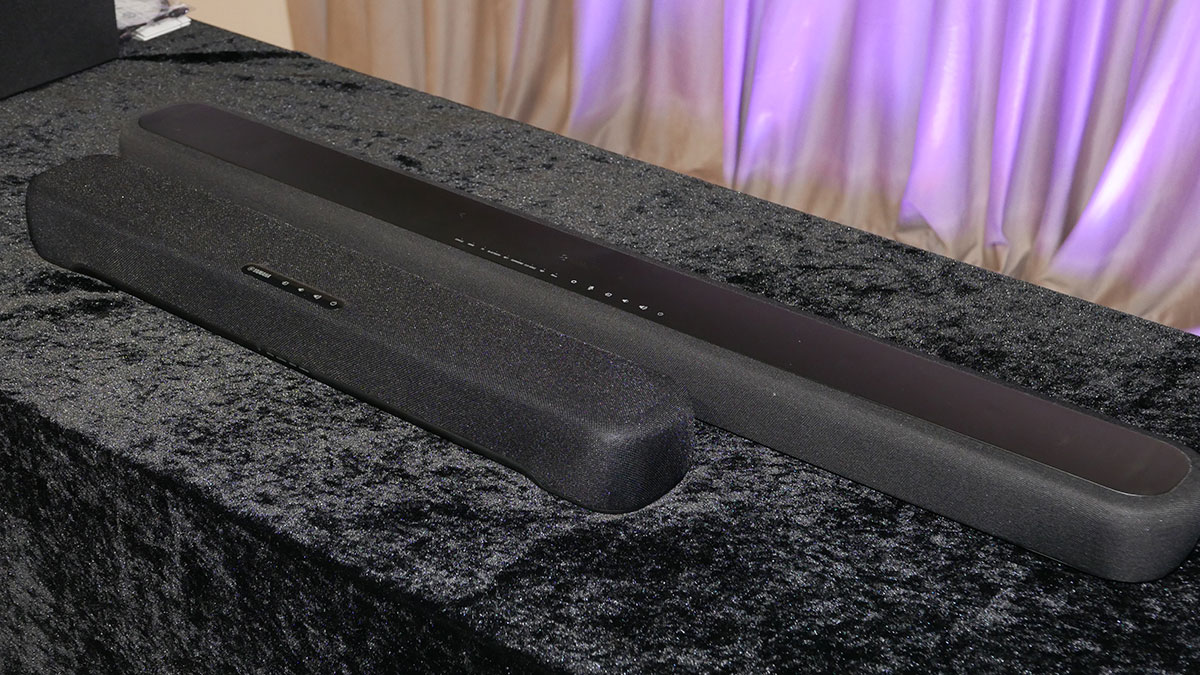 Yamaha 的 Soundbar 系列一向都表現出色，相當受歡迎，今次就在香港帶來了最新的 SR-C30A 短身 Soundbar，配搭了薄身的無線超低音，相當適合空間有限的用家，也迎合了現時居家娛樂的需要。